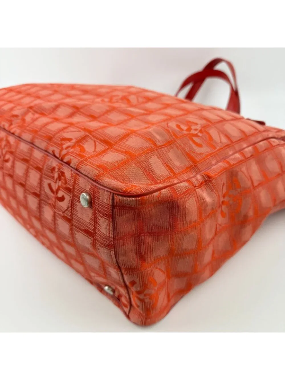 ★SOLD★ Chanel CC Logo New Travel Tote Red Nylon Vintage - Picture 8 of 15